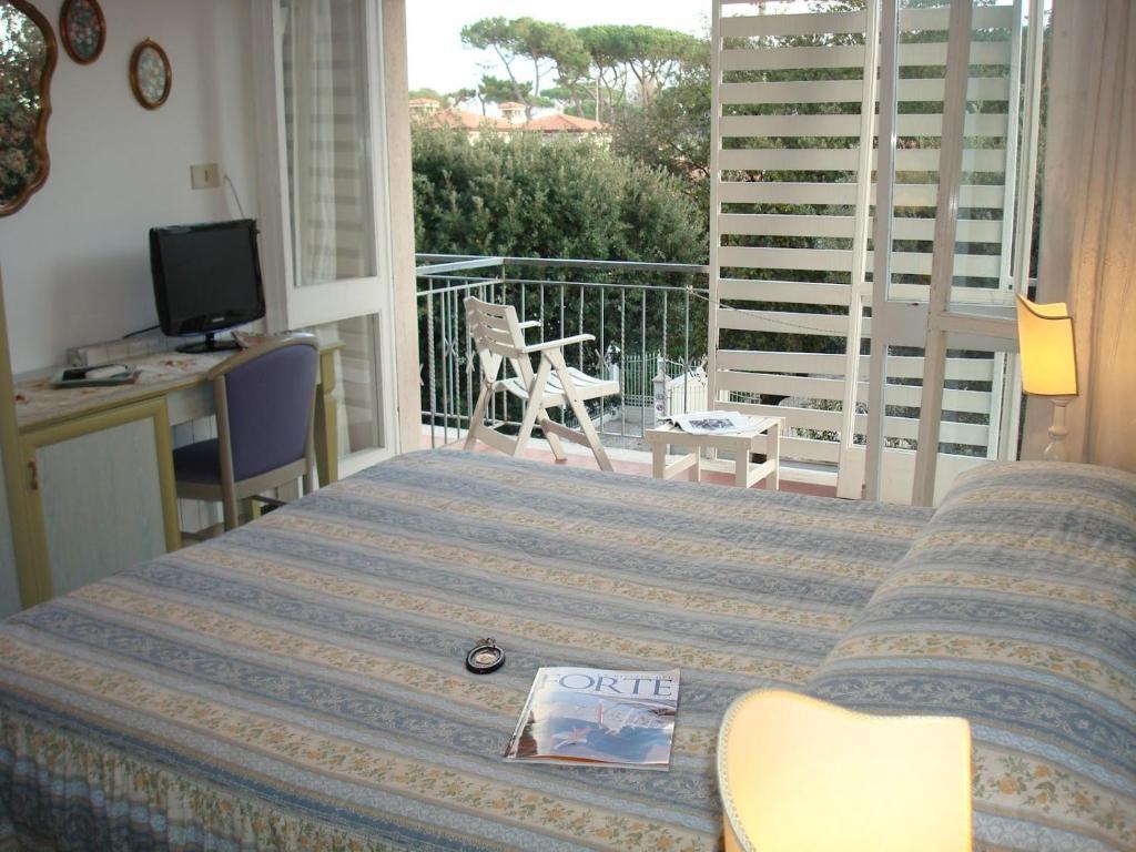 Hotel Villa Rona Forte dei Marmi Exterior photo