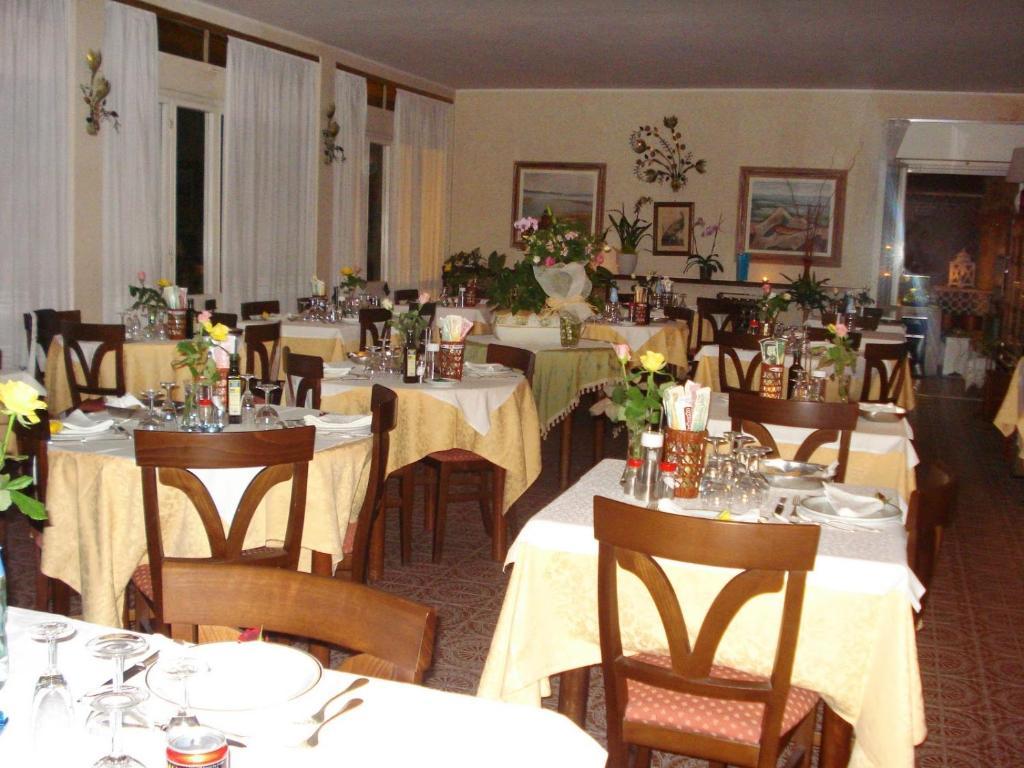 Hotel Villa Rona Forte dei Marmi Exterior photo