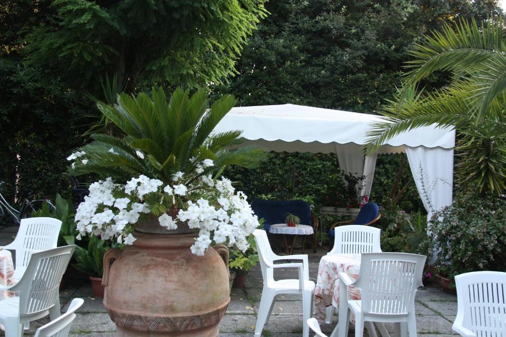 Hotel Villa Rona Forte dei Marmi Exterior photo